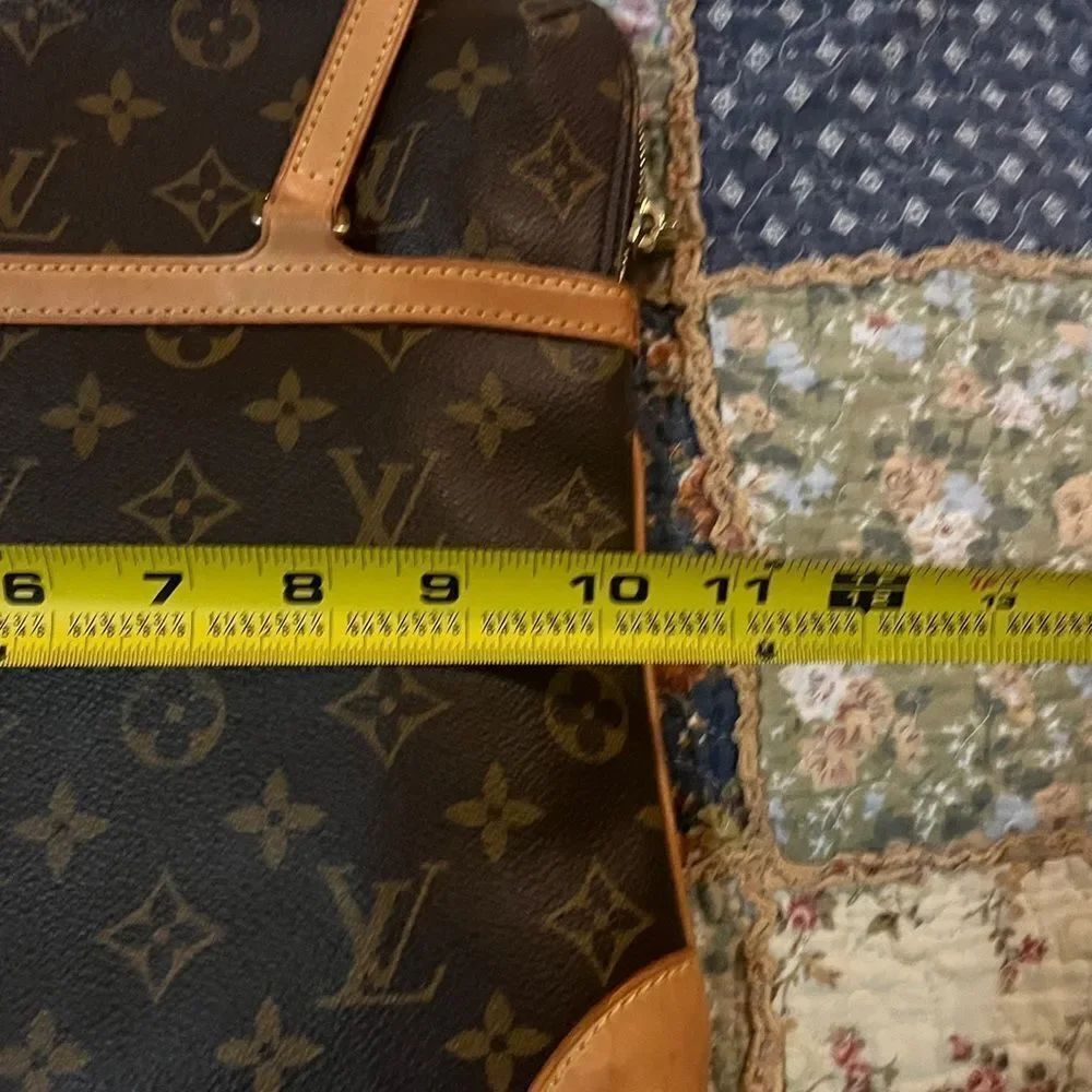 Louis Vuitton - Picture 6 of 12
